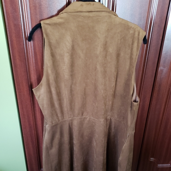 Dress - Picture 4 of 4